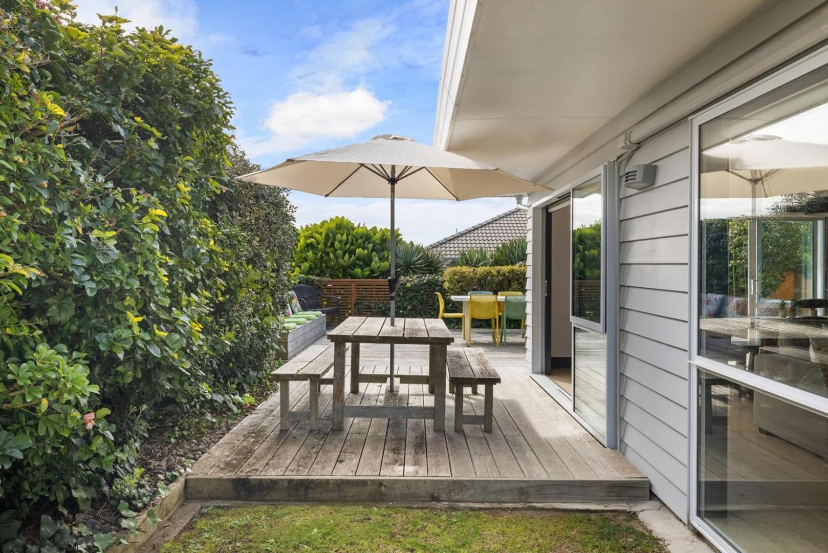 Seaside Beach Retreat - Outdoor Living Villa Mount Maunganui Exterior photo